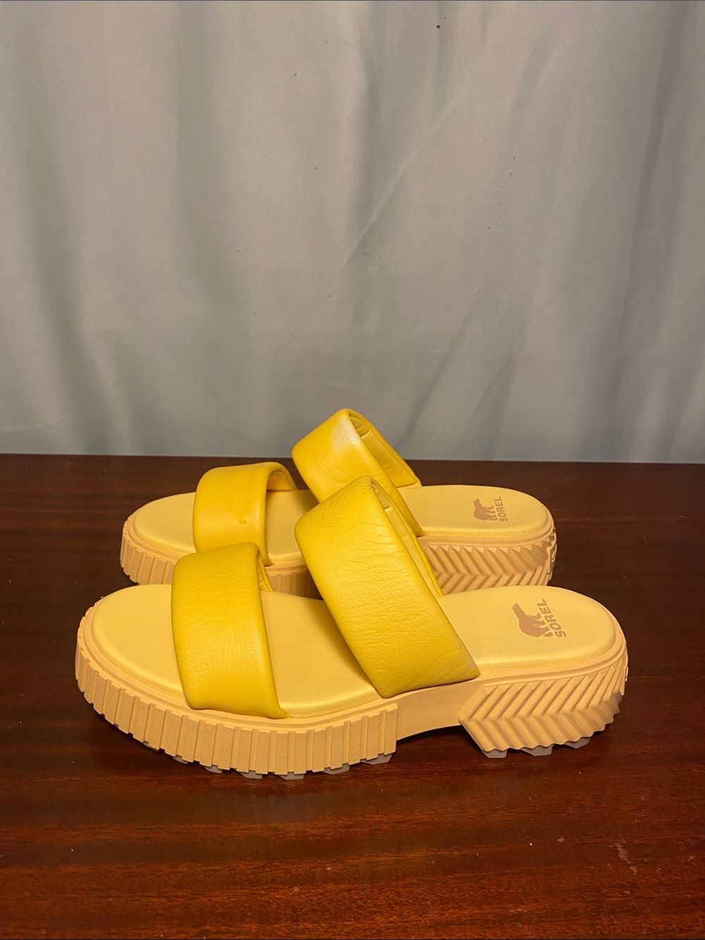 Sorel Ona Streetworks Mid Platform Slide Sandals Yellow Ray /Sea Salt size 9